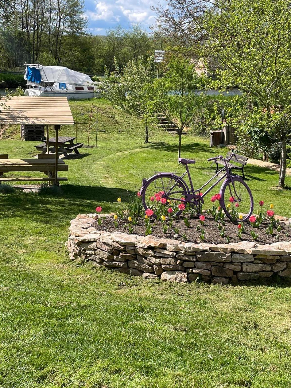 Cabanes De Randonnee Saint-Berain-sur-Dheune Exteriör bild