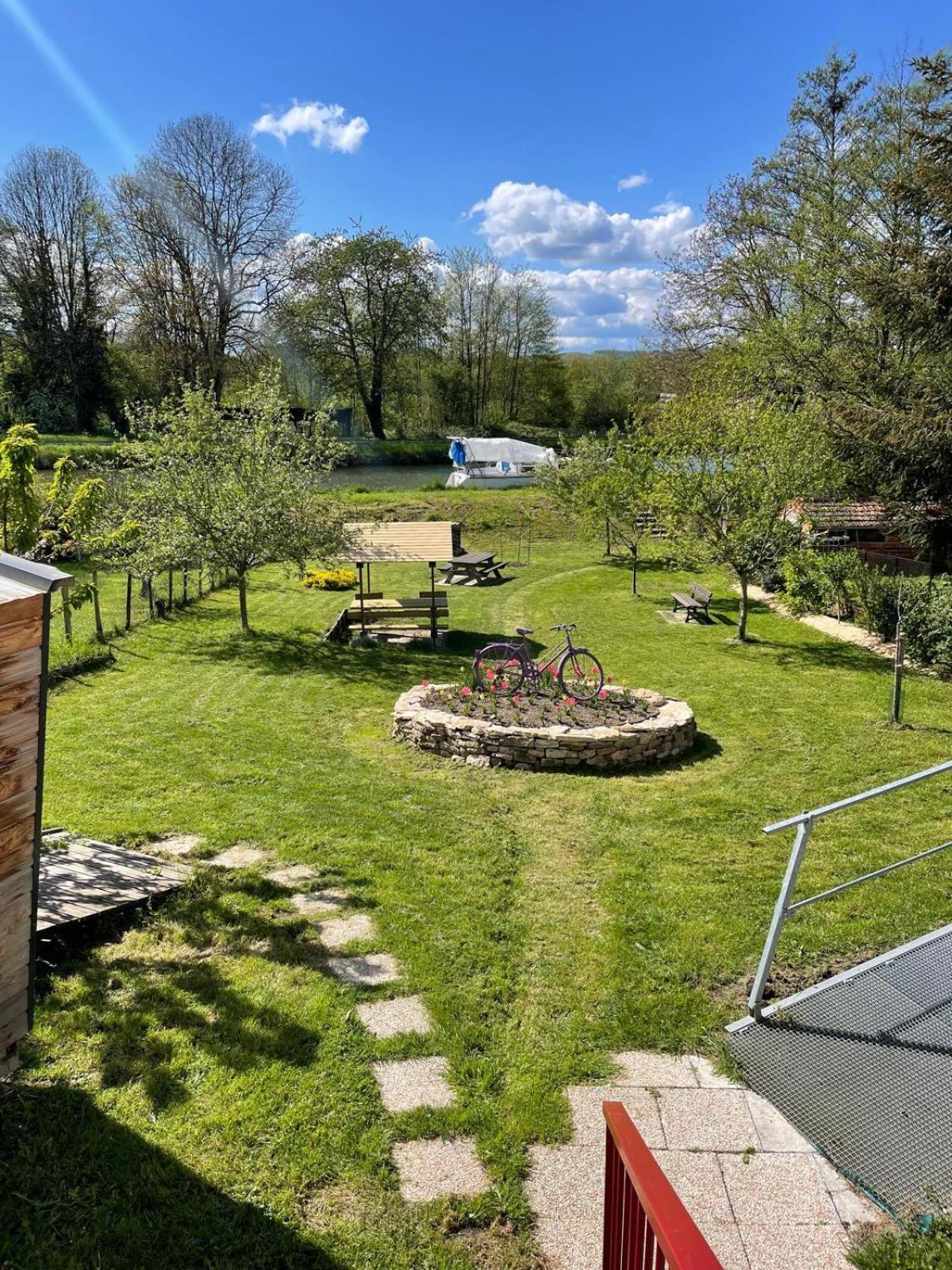 Cabanes De Randonnee Saint-Berain-sur-Dheune Exteriör bild